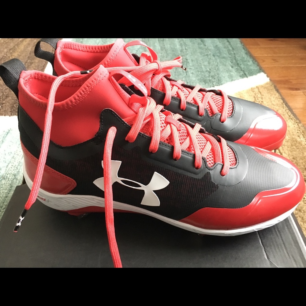 New. Men’s UA Heater Mid ST. Metal baseball cleats